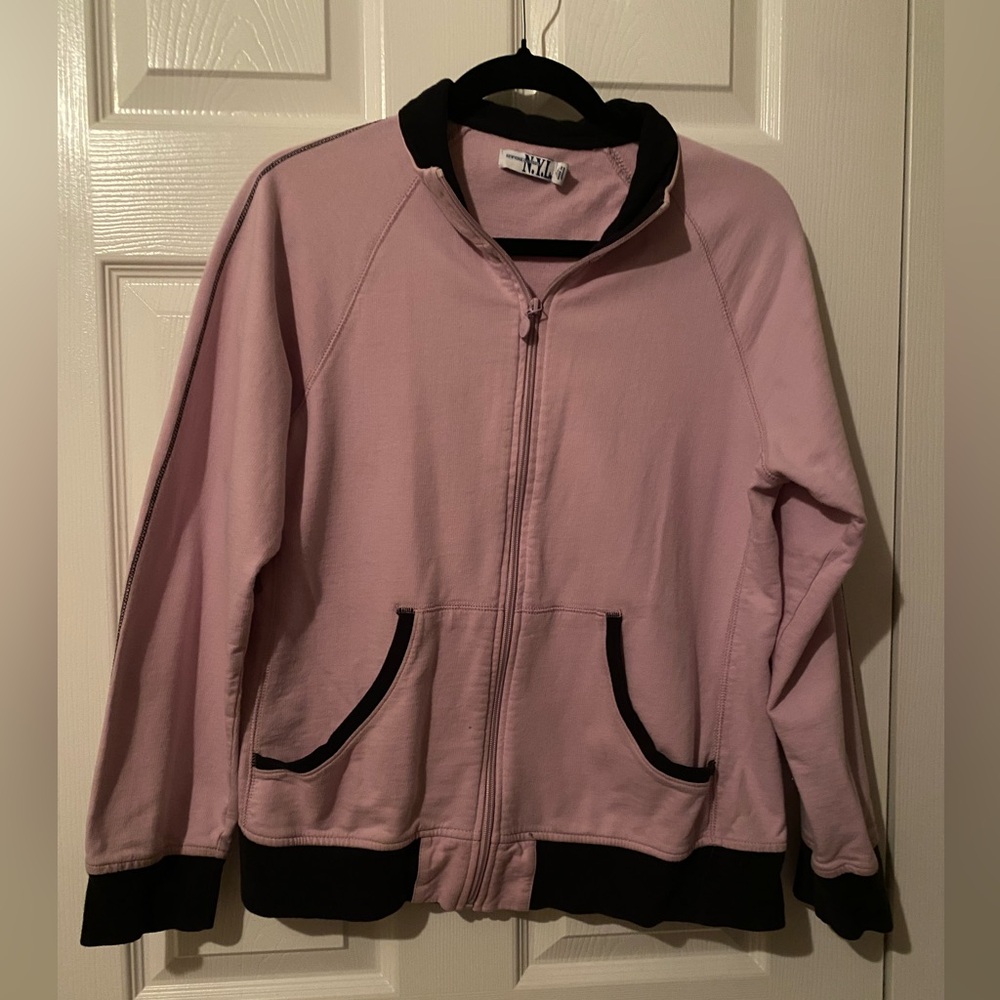New York laundry women’s sweatshirt